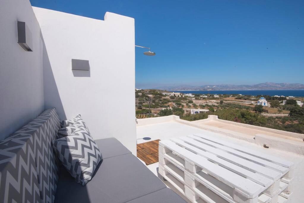 Sunny Studio W.Breathtaking Naxos Views In Isterni Apartment Isterni  Ngoại thất bức ảnh